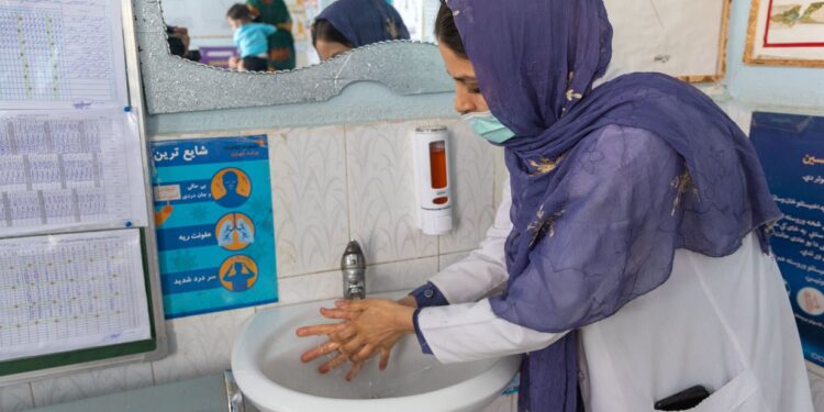 UNICEF: We provide water to health centers across Afghanistan
