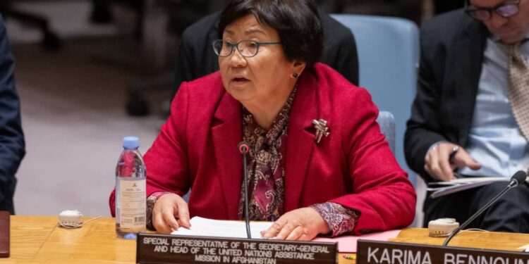 رزا اوتونبایوا: د افغانستان د اقتصاد او ټولنیز بیا رغاونې لپاره د ښځو رول اړین دی