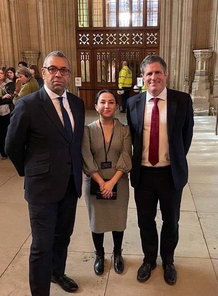 وزیر خارجه بریتانیا با نماینده شورای هزاره ها در بریتانیا دیدار کرد