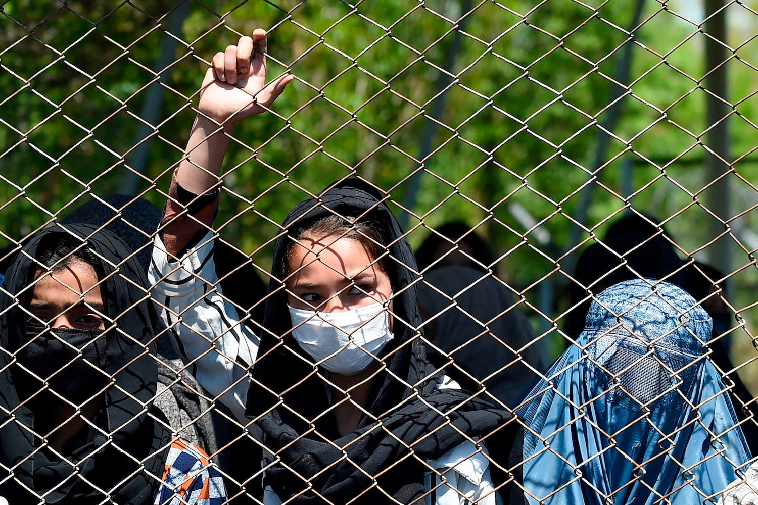 عفو بین‌الملل خواهان لغو فوری ممنوعیت ورود زنان به پارک ها شد