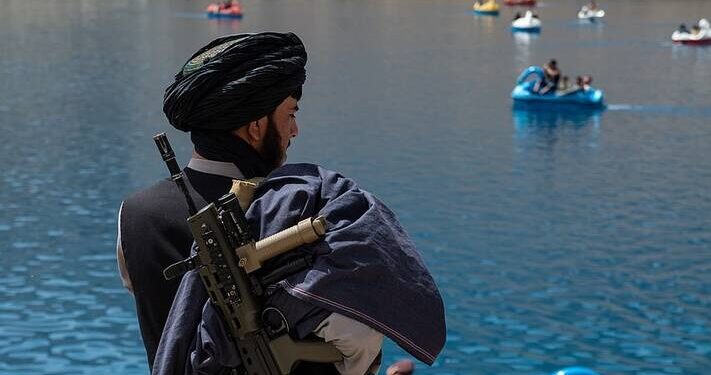 ممنوعیت تازه‌ی طالبان؛ زنان از رفتن به بند امیر منع شدند