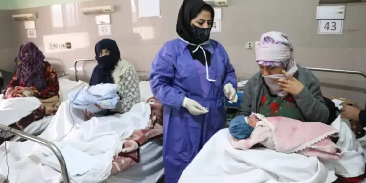 سازمان جهانی صحت در مورد افزایش مرگ‌و‌میر مادران هشدار داد