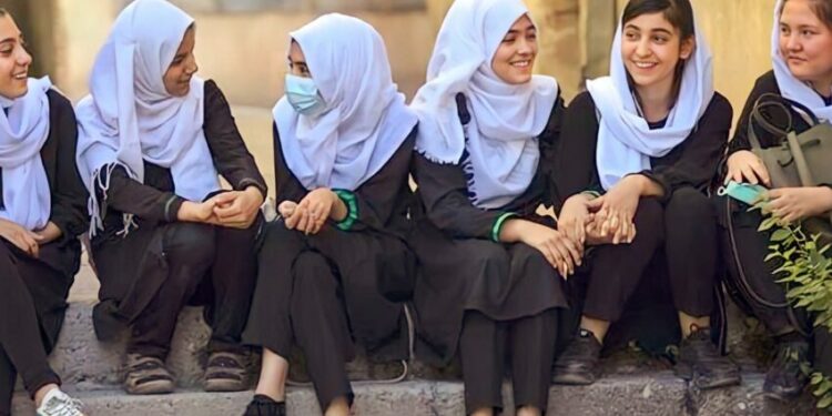 یک نهاد بین‌المللی: محرومیت دختران از آموزش و تحصیل، نقض حقوق جهانی بشر است