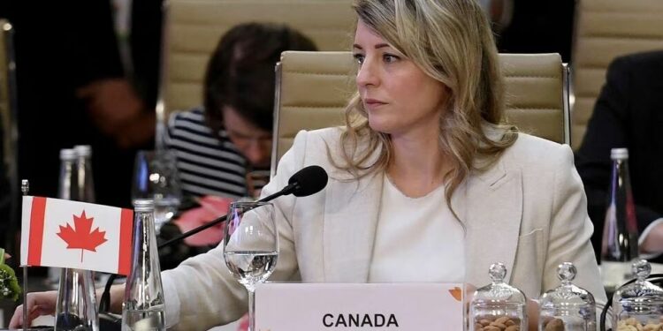 ملانی جولی: حقوق زنان قابل مذاکره نیست