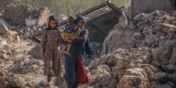 ترس از نداشتن حجاب و محرم، باعث مرگ ده‌ها زن در زمین‌لرزه هرات شده است