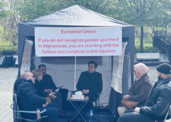 بکتاش سیاووش به اتحادیه‌ی اروپا: سکوت در برابر آپارتاید جنسیتی را هم‌دستی با طالبان می‌دانیم