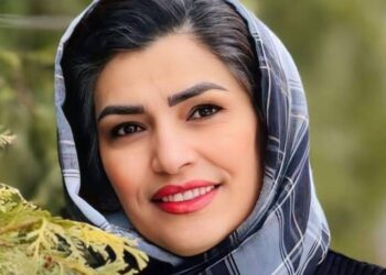 هیچ کشوری با حذف نیمی از جمعيت خود توسعه نمی‌یابد؛ گفت‌وگو با فروزان خلیل‌یار