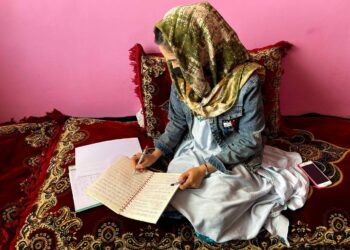 در حسرت کانکور؛ «کتاب‌هایم یادآور آرزوهای نیمه‌تمام استند»