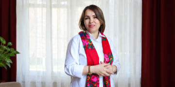 هر زن داستانی دارد که ارزش شنیدن را دارد؛ گفتوگو با زهرا یگانه